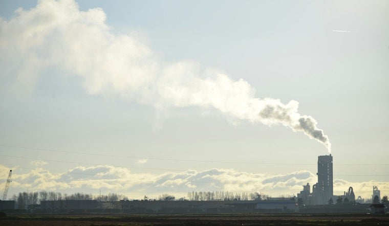 Whiting Neighbors Rattled As BP Refinery Tagged Top U.S. Carbon Gusher