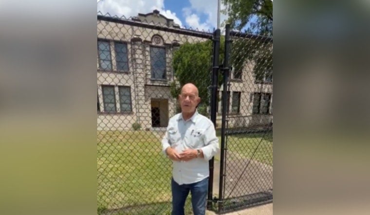 Whitmire Walks Through Charred Harper School As Houston Scrambles To Save Its Past