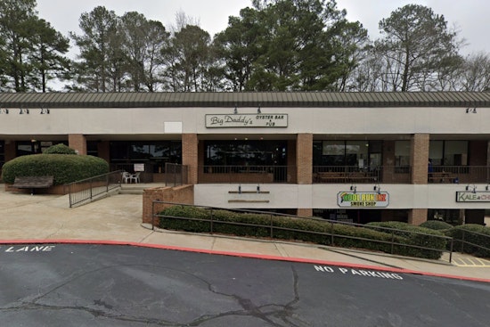 Wild Deer Turn Peachtree City Plaza Into Glass‑Shattering Stampede
