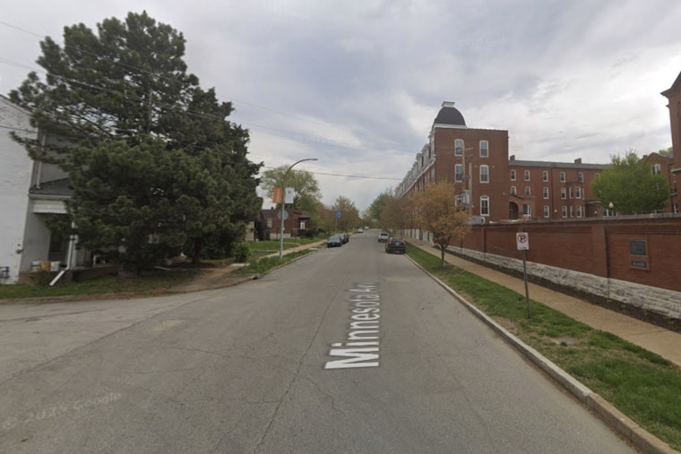 Wounded Teen Walks Into Firehouse After South St. Louis Porch Shooting