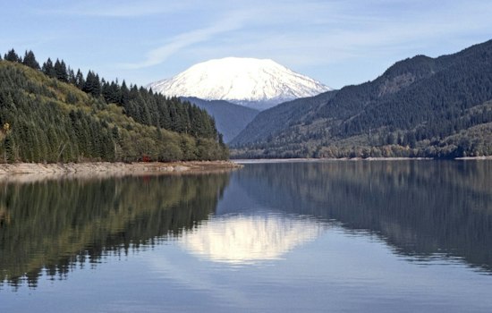 Yale Lake Shock As Boaters Pluck 76-Year-Old Pilot From Sinking Plane