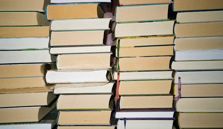 110,000 Books Pile Up in Chicago Libraries as Driver Shortage Drags On