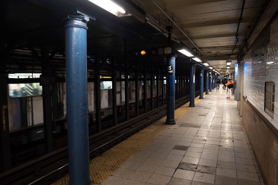 37-Year-Old Shoved Onto Harlem Subway Tracks, Riders Pull Him to Safety