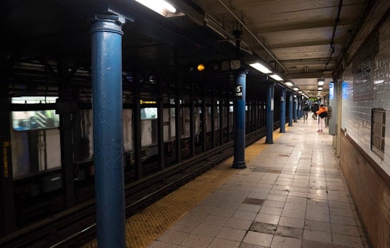 37-Year-Old Shoved Onto Harlem Subway Tracks, Riders Pull Him to Safety