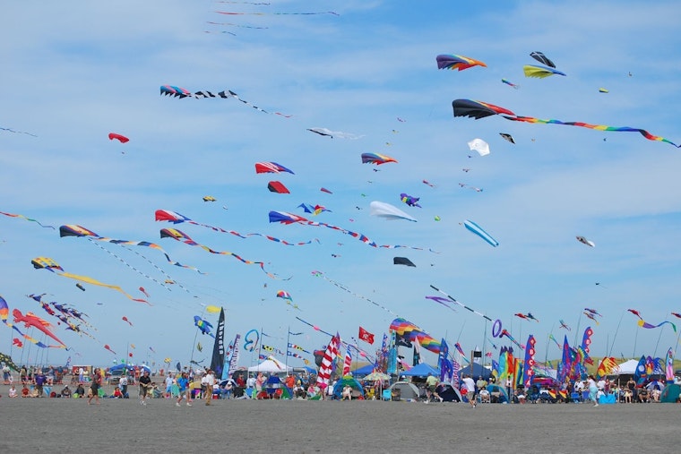 45 Years In, Long Beach Kite Festival Still Draws 100,000 to Washington Coast