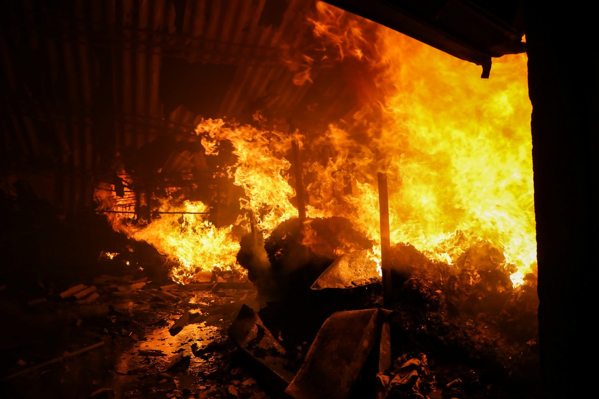 Hit Fire Sensor 5-Alarm Fire Hits Vacant Building on Foundry Street, Wakefield