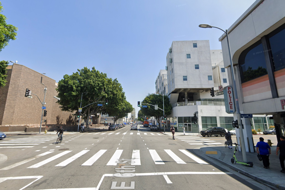 6th Street Shuts Down Outside LAPD's Own Skid Row Station After Stabbing