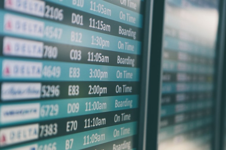 775 Flights Delayed Nationwide as JetBlue Leads Cancellations Amid Controller Shortage