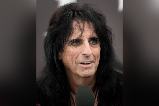 Alice Cooper Brings Dee Snider, Halestorm's Lzzy Hale to Phoenix for Christmas Pudding 24