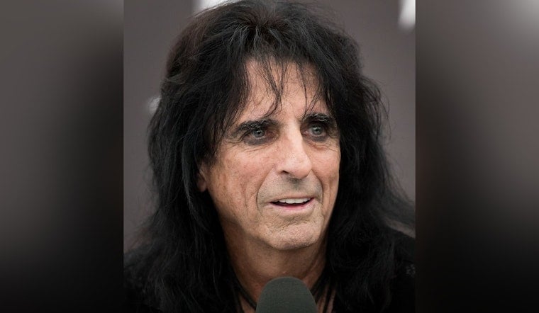 Alice Cooper Brings Dee Snider, Halestorm's Lzzy Hale to Phoenix for Christmas Pudding 24