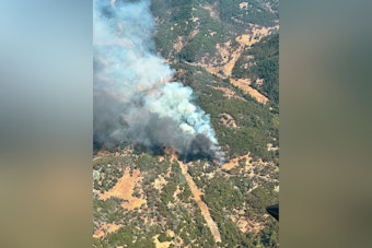 Alta Sierra Structure Fire Jumps to Grass, Forces Fast Evacuations