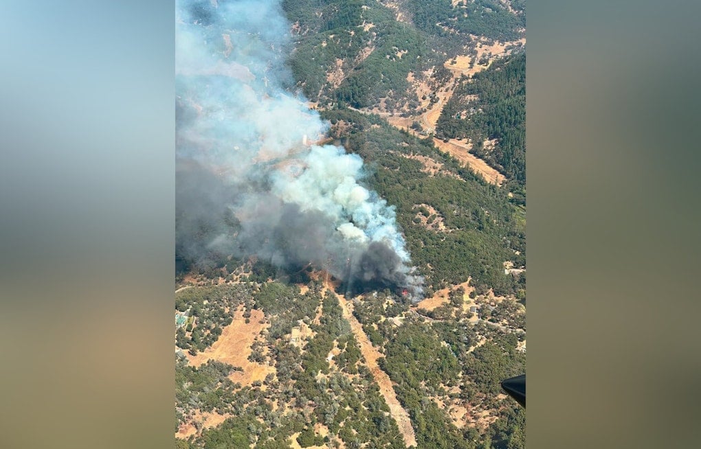 Alta Sierra Structure Fire Jumps to Grass, Forces Fast Evacuations