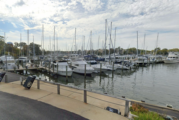 Annapolis Boaters Chase a Floating Stage Every Tuesday on Back Creek