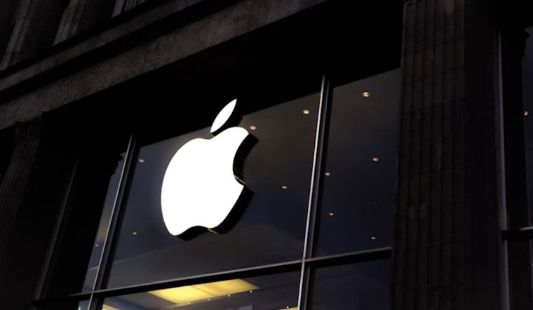 Apple Guts Vision Pro and Siri Teams, Cuts Over 200 Jobs in AI Pivot