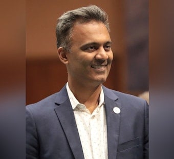 Arizona Police Union Snubs Ex-NFL Kicker Feely, Backs Democrat Shah In CD1
