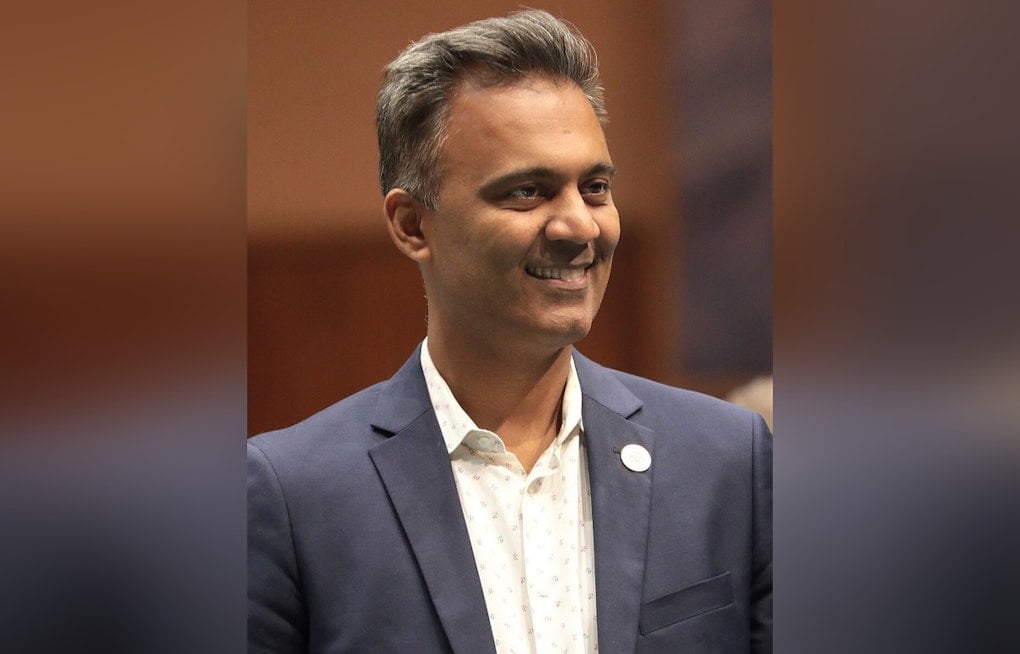Arizona Police Union Snubs Ex-NFL Kicker Feely, Backs Democrat Shah In CD1