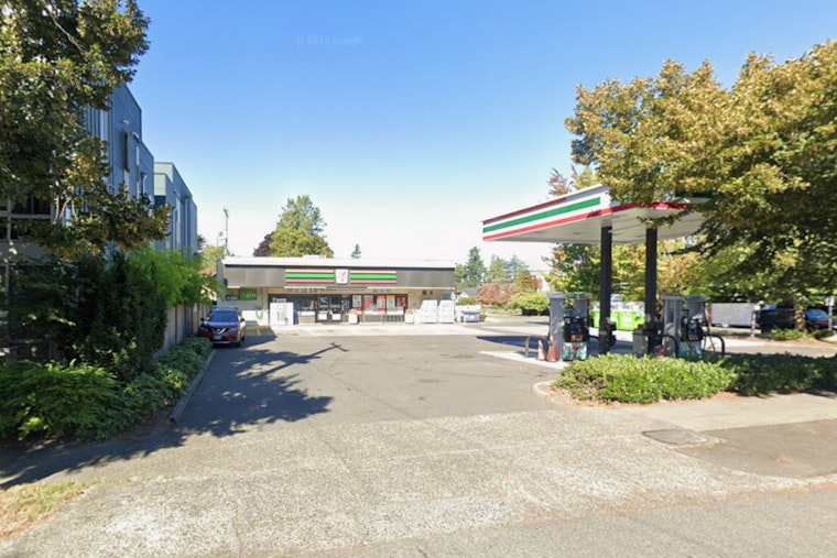 Armed Duo Robs West Seattle 7-Eleven Minutes After Hitting South Park Gas Station