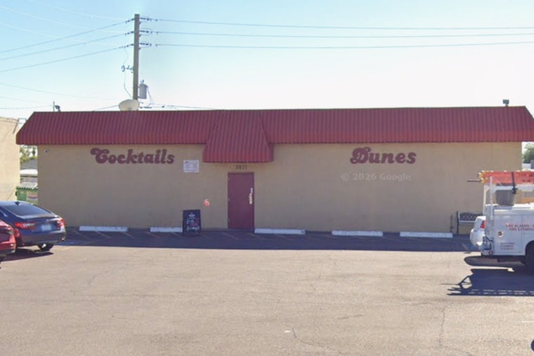 Armed Man Barricades Inside North Phoenix Bar, Shuts Down Dunlap Avenue
