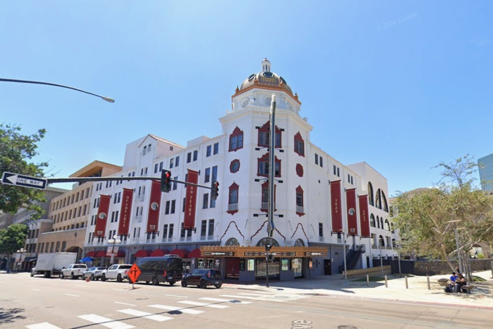 Balboa Theatre Hosts World Premiere of Manta Ray Documentary 'The Last Dive'