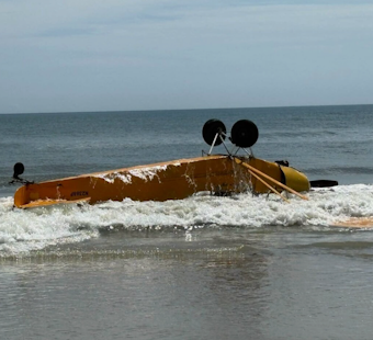 Banner Plane Flips Upside Down Off New Smyrna Beach, Pilot Escapes Unhurt
