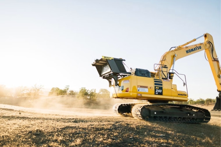 Barberton Crew Pulls Kitten From Excavator, Komatsu Sends Her a Tiny Hard Hat