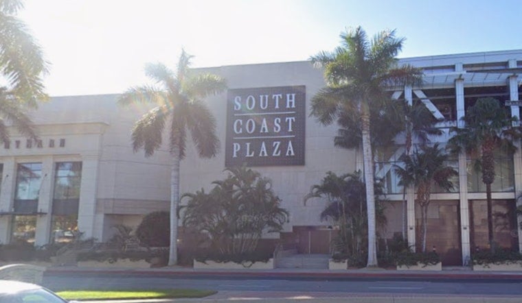 Barnes & Noble Reopens in Costa Mesa, Ending Decade-Long Gap at South Coast Plaza
