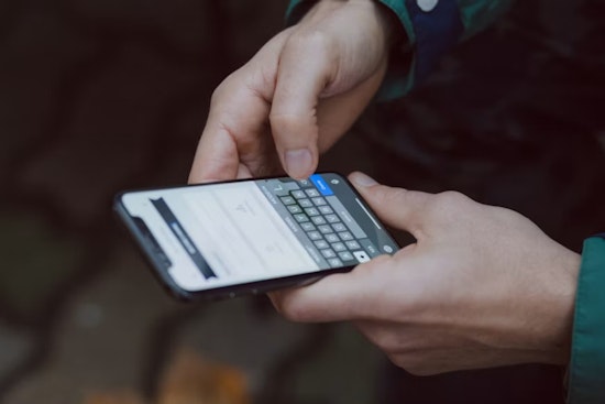 Bay Area Startup Ditto Ditches Swiping, Texts Students Their Dates Instead