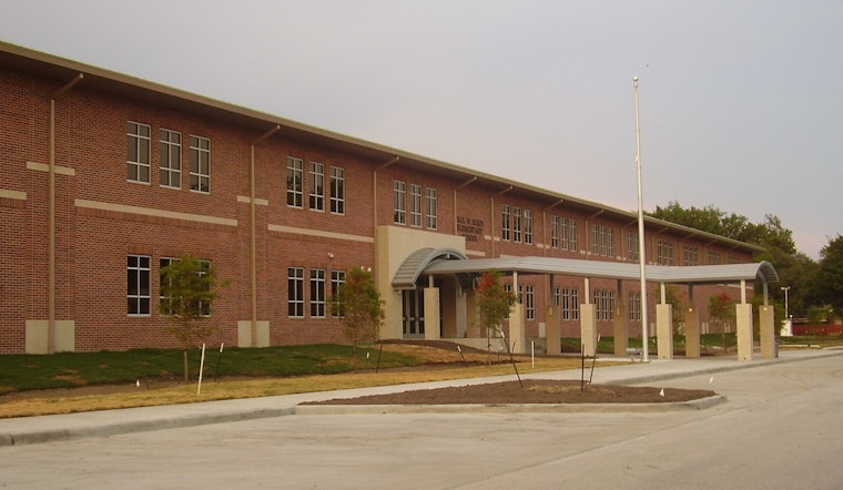 Bellaire's Horn Elementary Bakes as PTO Pays $8,300 to Rent AC Units HISD Won't Fix
