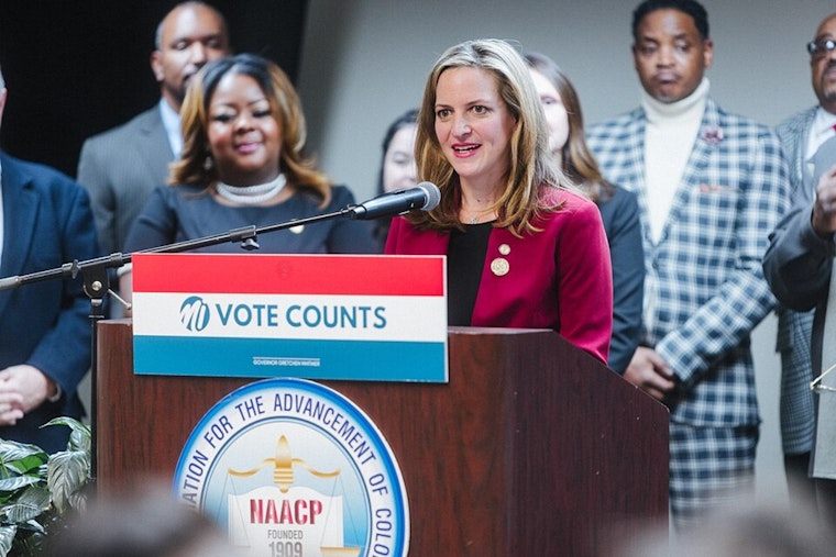 Benson, James Court Detroit's Black Voters as Poll Shows 74-Point Gap