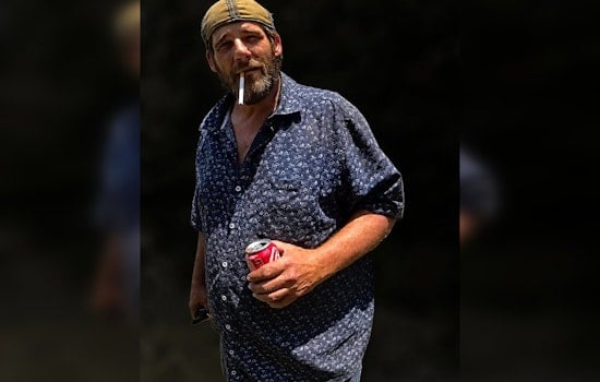 Benton County Man Flees Tennessee Troopers, Search Underway