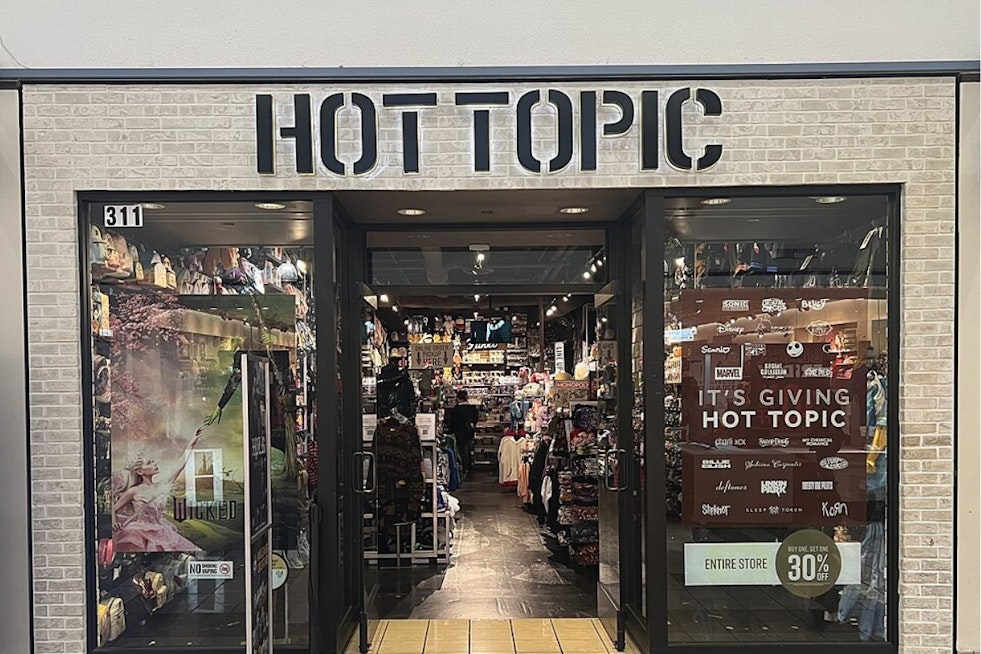 Berkeley Hot Topic May Join Spencer’s, Spirit Halloween in $350 Million Mall-Goth Mega Deal