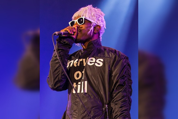 Big Boi Surprises East Point Youth Soccer With Glow-in-the-Dark ATLiens Jerseys