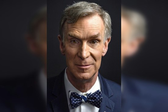 Bill Nye and Sophie Shrand Pack Obama Center to Teach Democracy With Jokes