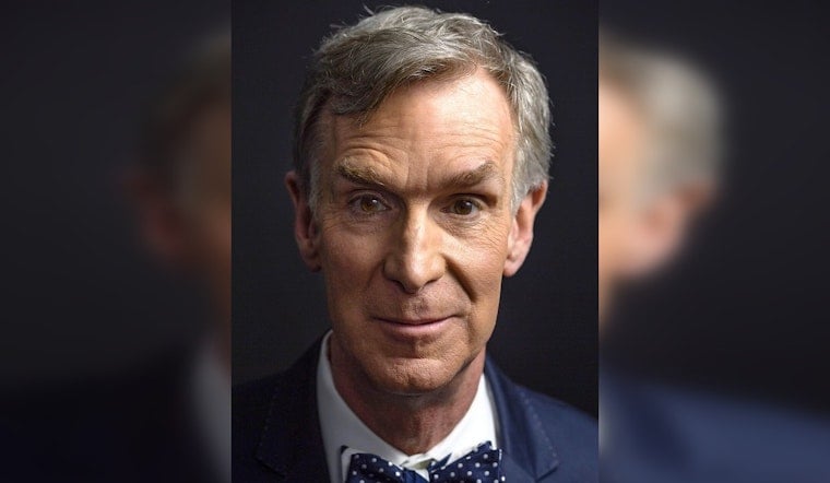 Bill Nye and Sophie Shrand Pack Obama Center to Teach Democracy With Jokes