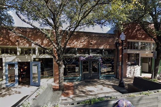 Bishop Arts Bar Throws Mardi Gras Party Six Months Early, and It's Free