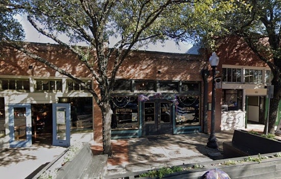 Bishop Arts Bar Throws Mardi Gras Party Six Months Early, and It's Free