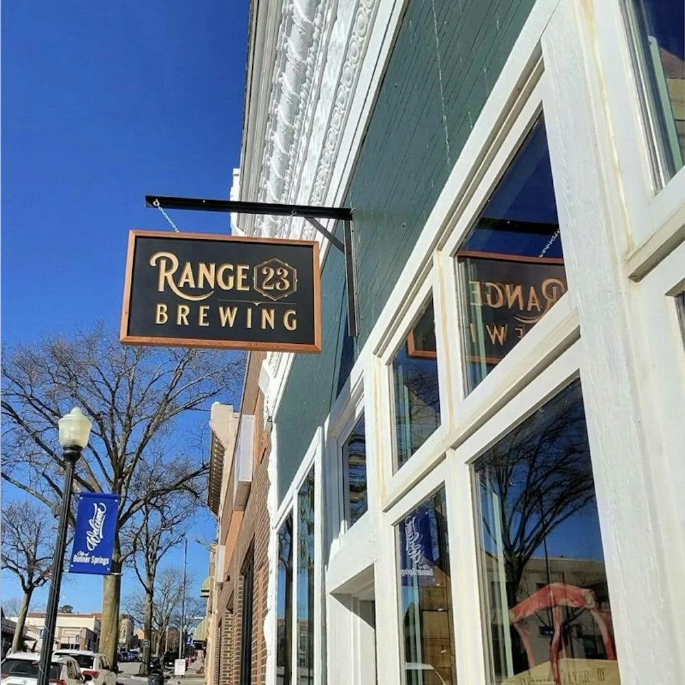 Bonner Springs Brewery Range 23 Merges Locations as Oak Street Booms