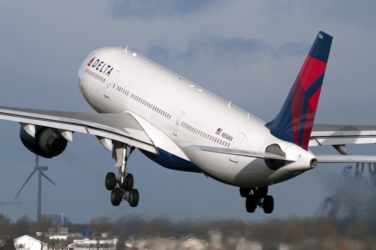Boston-Hawaii Flight Shrinks to 17 Days, Ending America's Longest Route