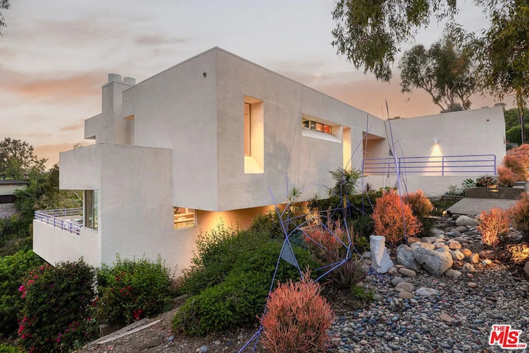 Brentwood's Passive-Solar Masterpiece Lists for $3.75M After Getty Fire Rebuild