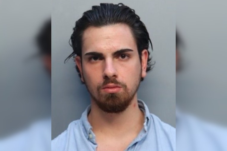 Brickell Bystander Tackles Jewelry Thief Through Pepper Spray, Police Say