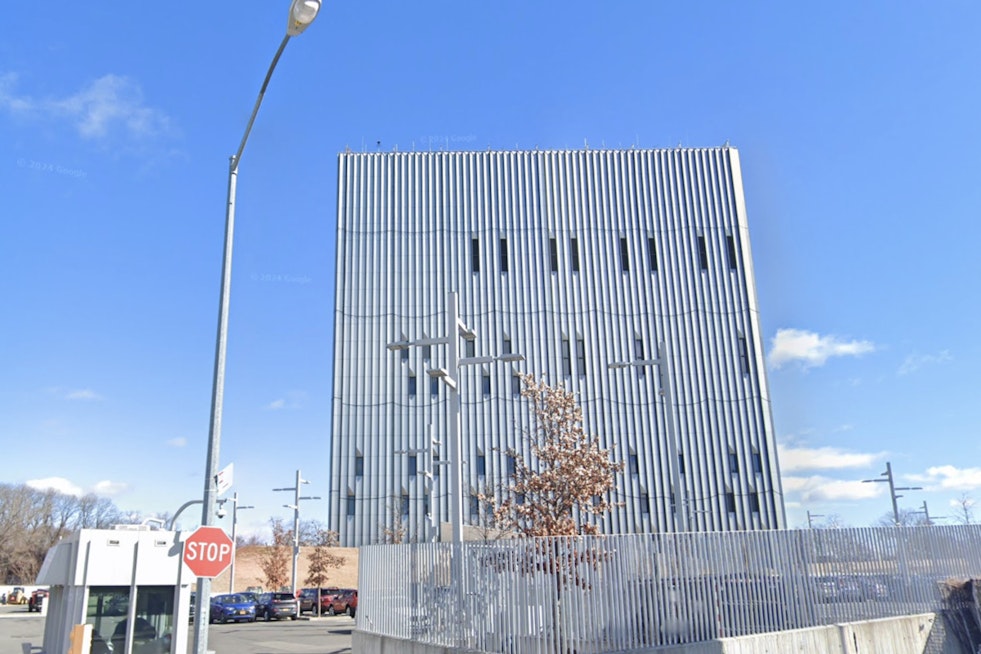 Bronx 911 Center Goes Dark for 7 Hours, Nearly 1,700 Calls Fail