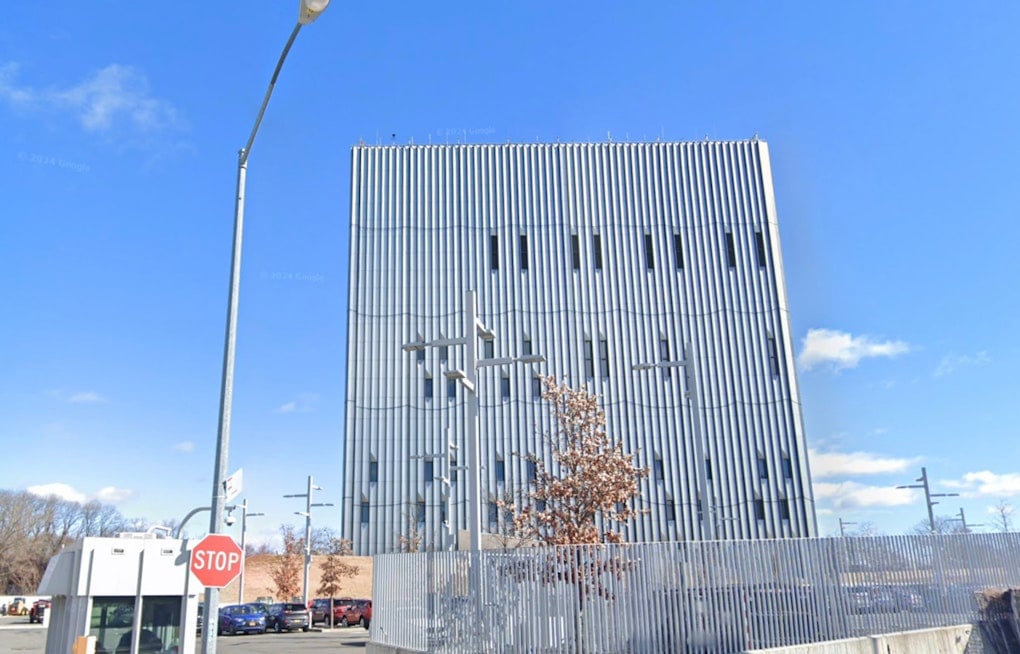 Bronx 911 Center Goes Dark for 7 Hours, Nearly 1,700 Calls Fail