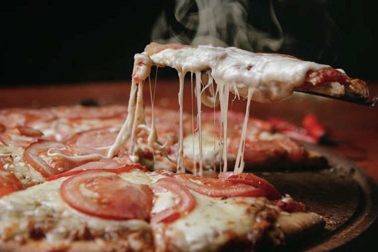 Bronx Chef Bakes 900-Degree Pizzas Out of a Trunk in a Tiny Smart Car