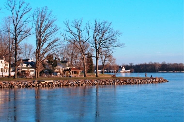 Buckeye Lake Orders Mandatory Evacuations as River Nears Record 883.5-Foot Crest