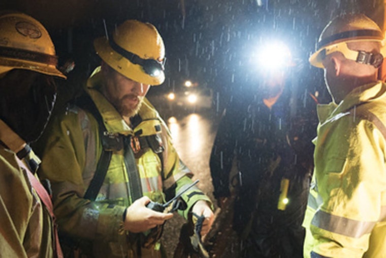 Burien Pole Fire Knocks Out Power to 2,269, Spills Into White Center