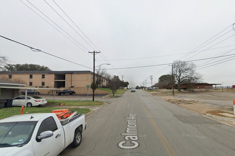 Calmont Avenue Apartment Building Fully Engulfed, Triggers I-30 Traffic Backups