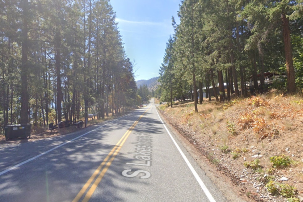 Campers, Residents Ordered to Flee as Lake Chelan South Shore Hits Level 3 Fire Evac