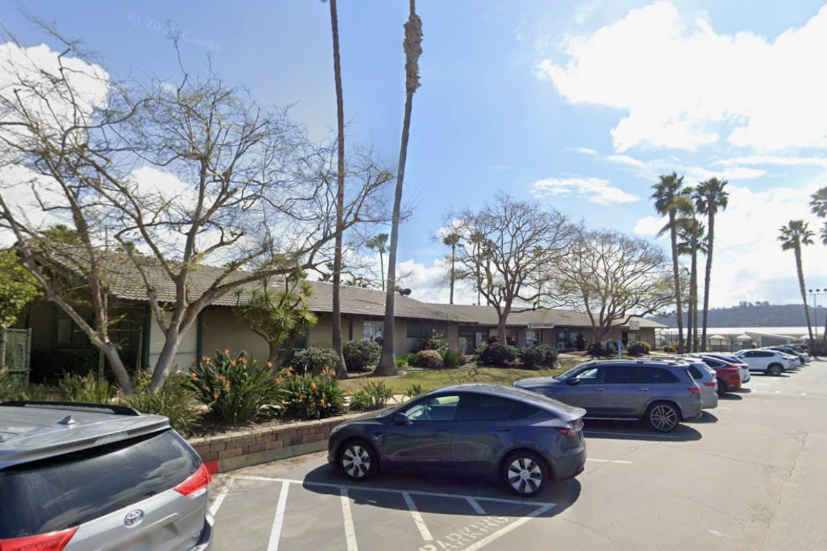 Carmel Valley Art Teacher Trades Backyard Studio for Del Mar Tennis Club Space