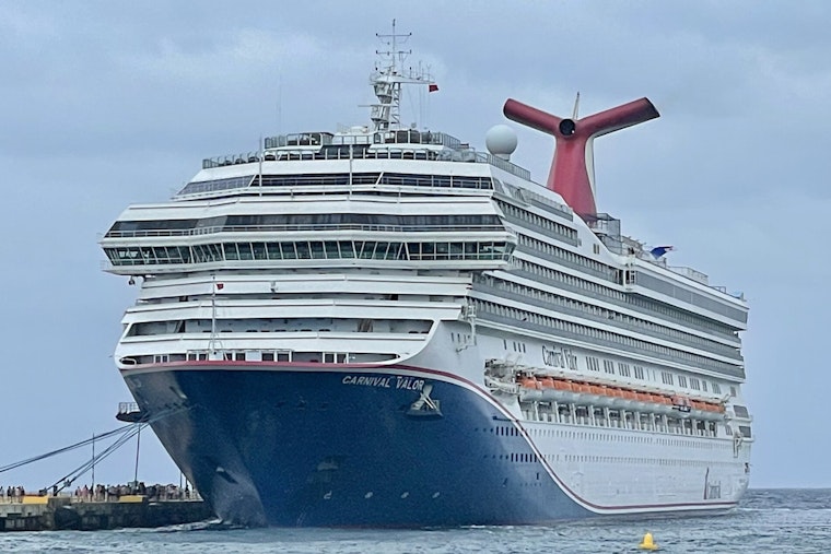Carnival Valor Lists on Mississippi River After Dodging Dark Cargo Ship