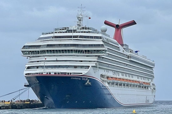 Carnival Valor Lists on Mississippi River After Dodging Dark Cargo Ship